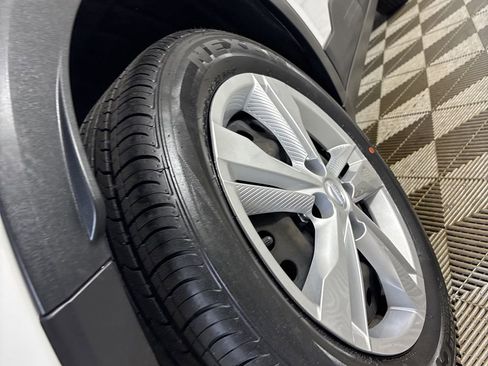 Used 2022 Nissan Kicks S image 30