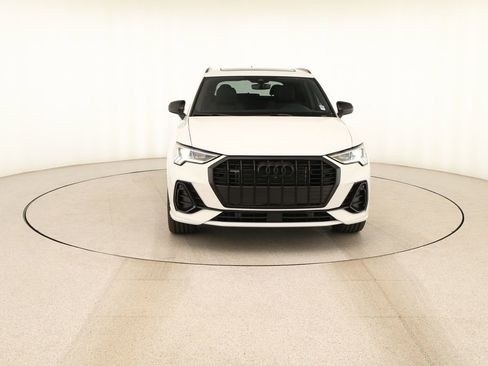 Certified 2025 Audi Q3 2.0T Premium Plus w/ Premium Plus Package AWD/4WD image 11