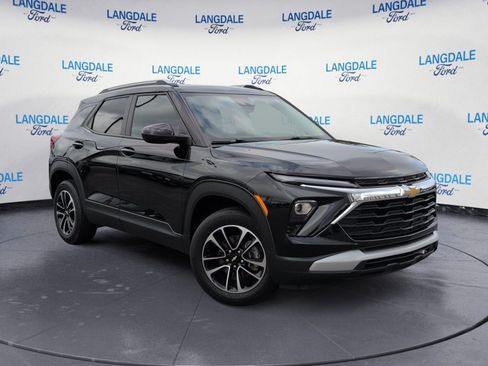 Used 2024 Chevrolet TrailBlazer LT FWD image 2