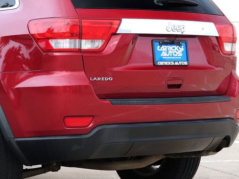 Used 2011 Jeep Grand Cherokee Laredo w/ Security & Convenience Group RWD image 31