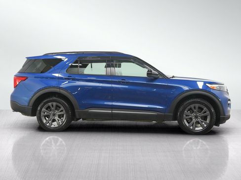 Used 2022 Ford Explorer XLT w/ XLT Sport Appearance Package AWD/4WD image 6