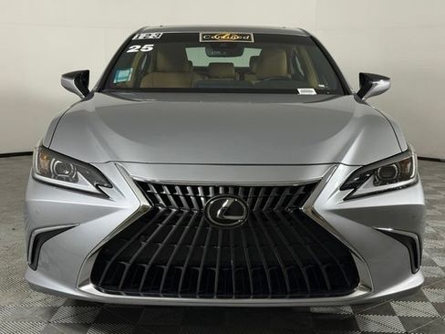 Used 2025 Lexus ES 350 w/ Premium Package FWD image 12