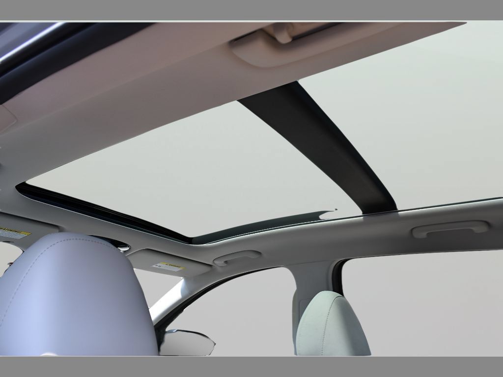 Used 2025 Hyundai Tucson Limited FWD image 13