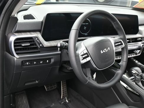 Used 2024 Kia Telluride SX image 16