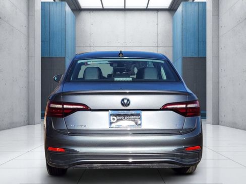 Used 2024 Volkswagen Jetta SE image 25