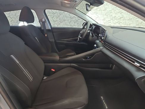 Used 2021 Hyundai Elantra SEL FWD image 8
