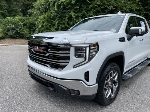 Used 2024 GMC Sierra 1500 SLT w/ SLT Premium Package AWD/4WD image 5