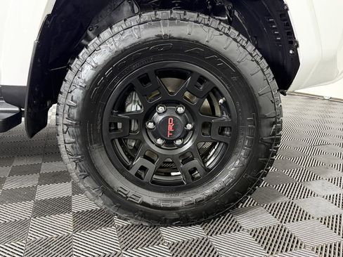 Used 2015 Toyota 4Runner SR5 Premium image 41