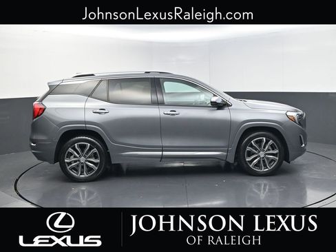 Used 2020 GMC Terrain Denali w/ Denali Premium Package image 6