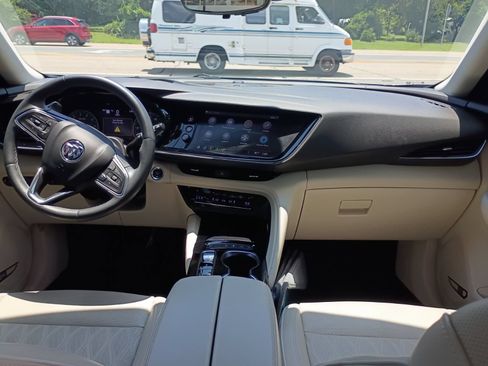 Used 2022 Buick Envision Avenir w/ Technology Package II FWD image 7