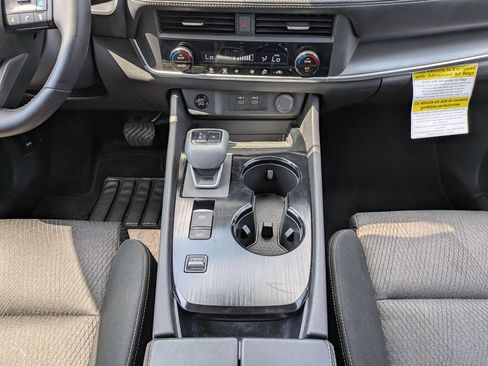 Certified 2025 Nissan Rogue SV FWD image 20