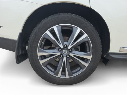 Used 2018 Nissan Pathfinder Platinum w/ Cargo Package AWD/4WD image 16