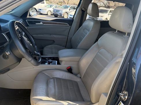 Used 2019 Volkswagen Atlas SEL Premium image 14