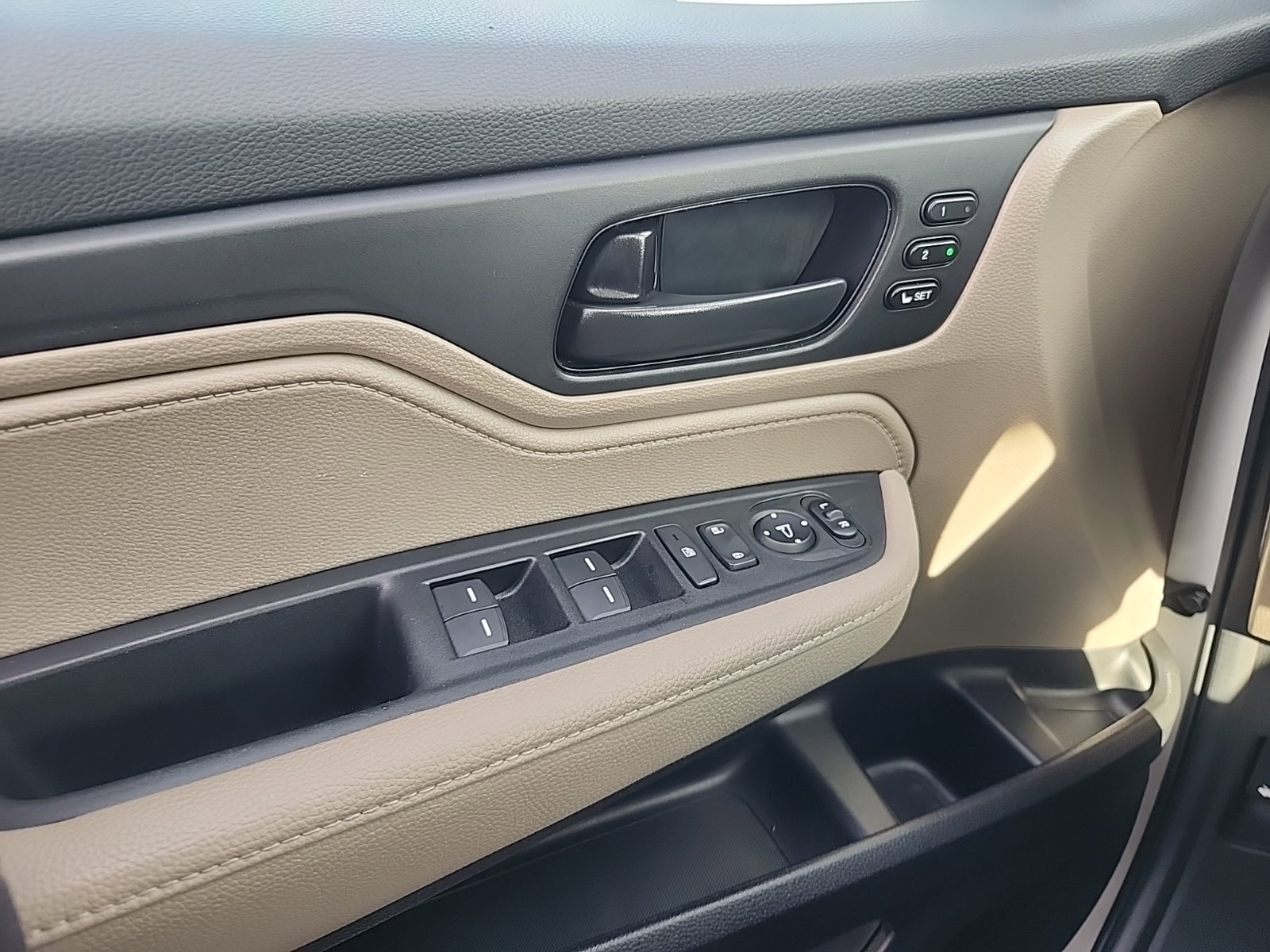 Used 2024 Honda Odyssey EX-L image 13