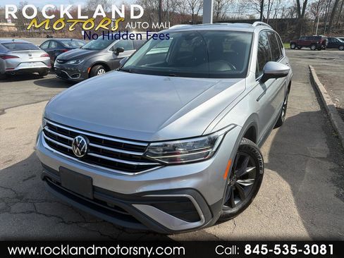 Used 2022 Volkswagen Tiguan SE AWD/4WD image 1