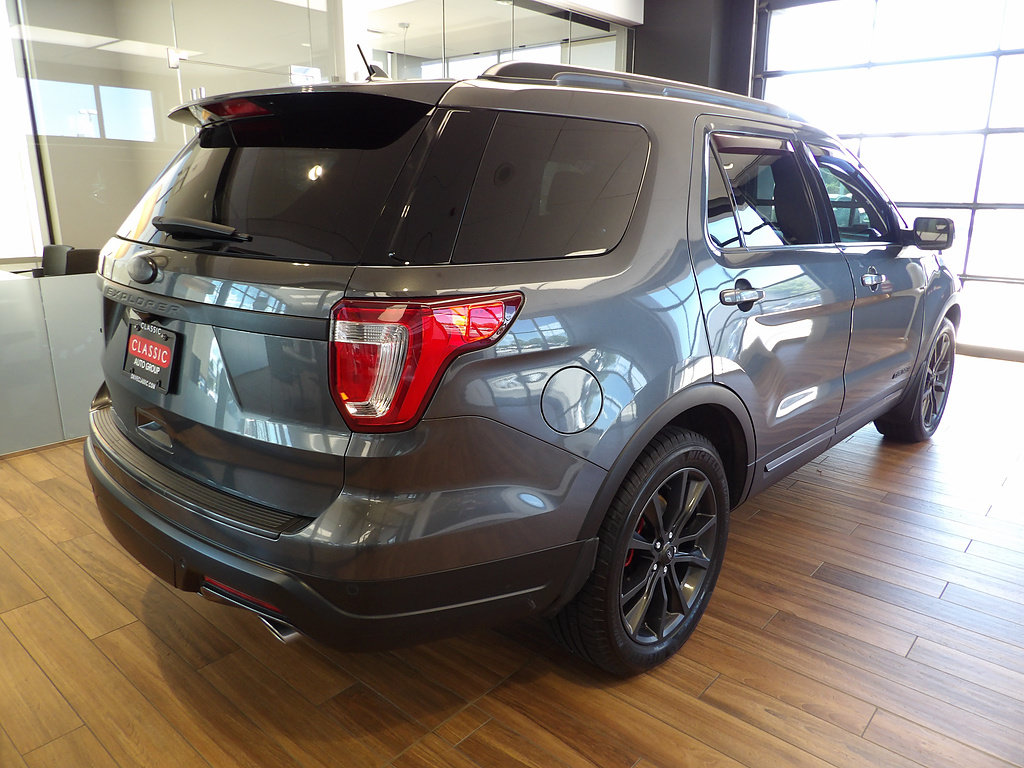 Used 2018 Ford Explorer XLT w/ Equipment Group 202A FWD image 6