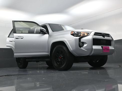 Used 2024 Toyota 4Runner SR5 RWD image 27
