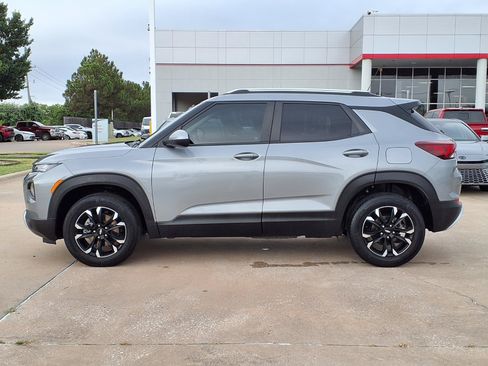 Used 2023 Chevrolet TrailBlazer LT w/ Convenience Package AWD/4WD image 6