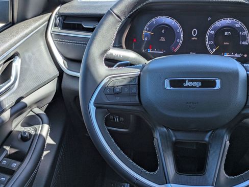 New 2025 Jeep Grand Cherokee L Laredo RWD image 19