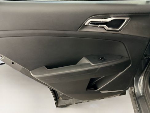 Used 2025 Kia Sportage LX image 26