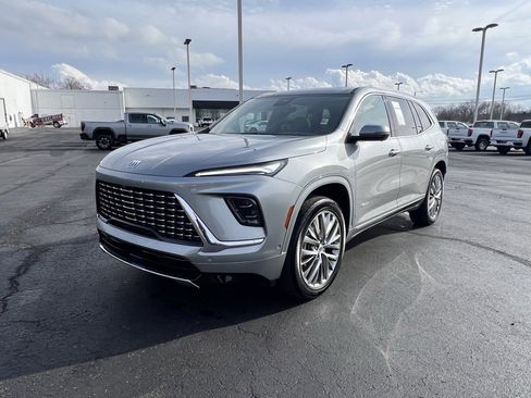 Certified 2025 Buick Enclave Avenir image 1