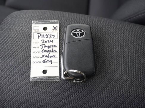 Used 2024 Toyota Corolla LE image 30