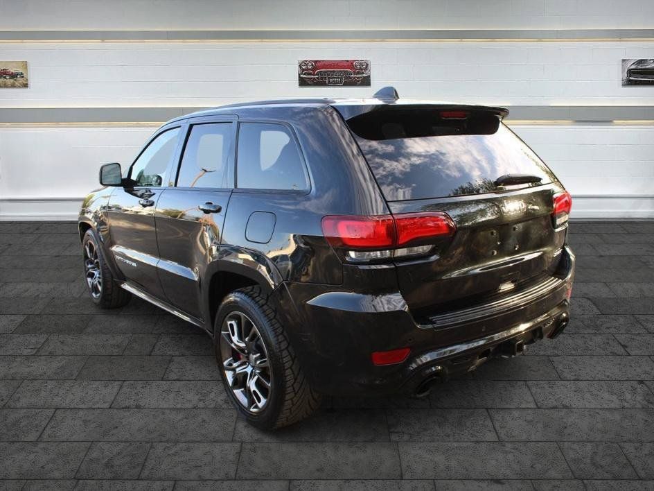 Used 2016 Jeep Grand Cherokee SRT AWD/4WD image 5
