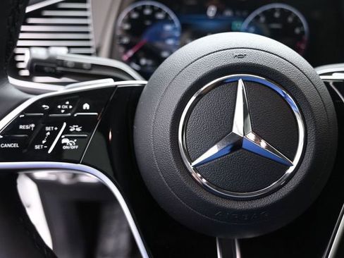 Used 2026 Mercedes-Benz GLS 450 4MATIC image 15