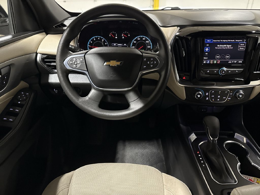 Used 2022 Chevrolet Traverse LS FWD image 11