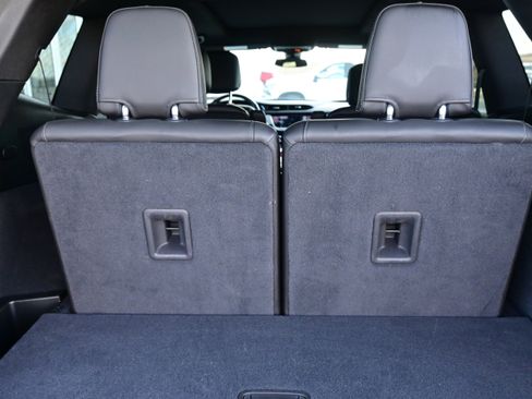 Used 2025 Cadillac XT6 Premium Luxury image 13