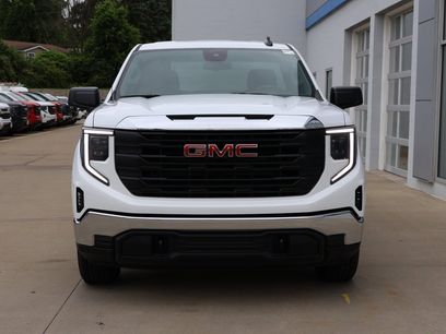 New 2025 GMC Sierra 1500 Pro w/ Pro Value Package