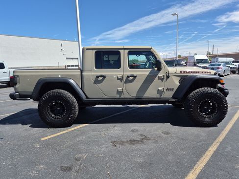 Used 2020 Jeep Gladiator Rubicon AWD/4WD image 2