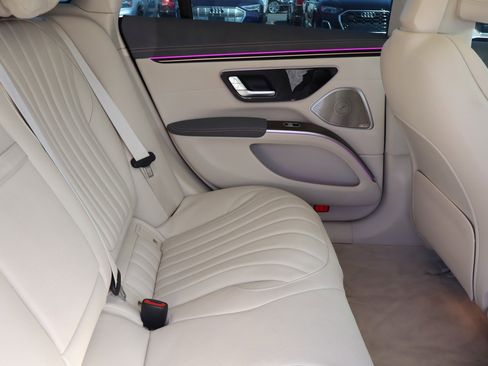 Used 2022 Mercedes-Benz EQS 580 4MATIC Sedan image 19