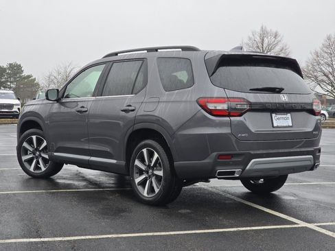 New 2025 Honda Pilot Touring image 17