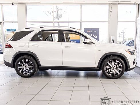 Used 2025 Mercedes-Benz GLE 450e 4MATIC w/ Driver Assistance Package image 9