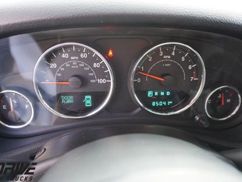 Used 2015 Jeep Wrangler Unlimited Sahara w/ Connectivity Group image 20