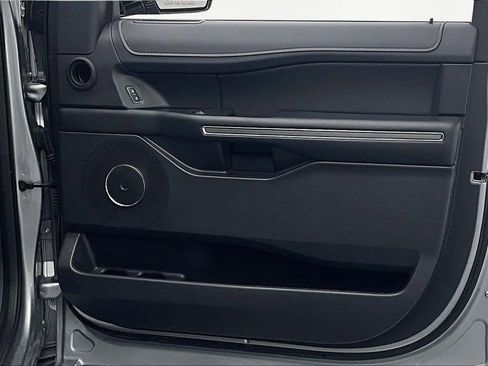 Used 2024 Ford Expedition Max XLT image 24
