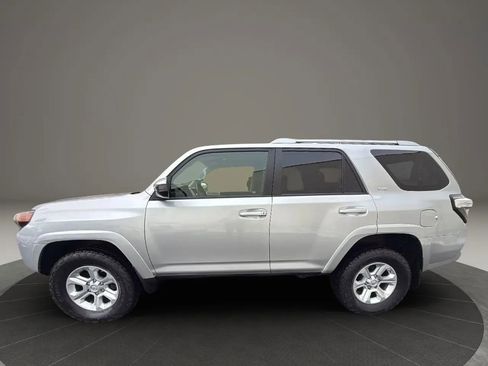 Used 2018 Toyota 4Runner SR5 Premium image 8