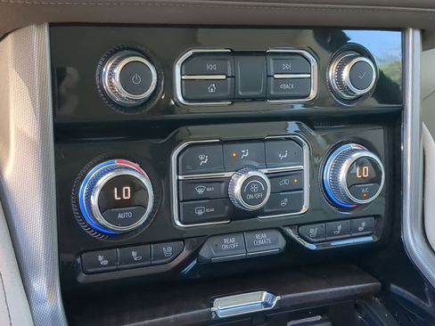 Used 2023 GMC Yukon XL Denali w/ Denali Reserve Package image 18