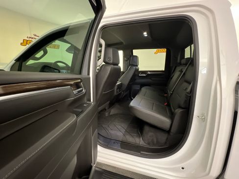 Used 2024 Chevrolet Silverado 3500 LT w/ Z71 Sport Edition AWD/4WD image 15