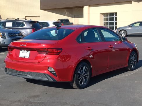 Used 2024 Kia Forte LXS image 3