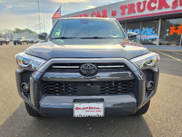 Used 2024 Toyota 4Runner SR5 Premium w/ Moonroof Package AWD/4WD image 2