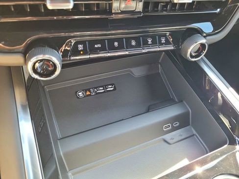 New 2026 Chevrolet Tahoe High Country image 10