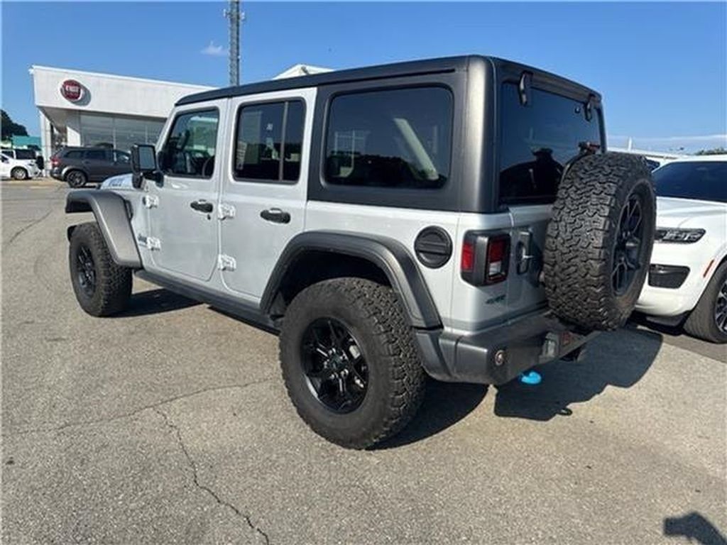 Used 2024 Jeep Wrangler Unlimited AWD/4WD image 31
