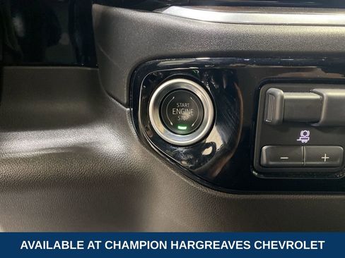 Certified 2025 GMC Sierra 1500 SLT image 22