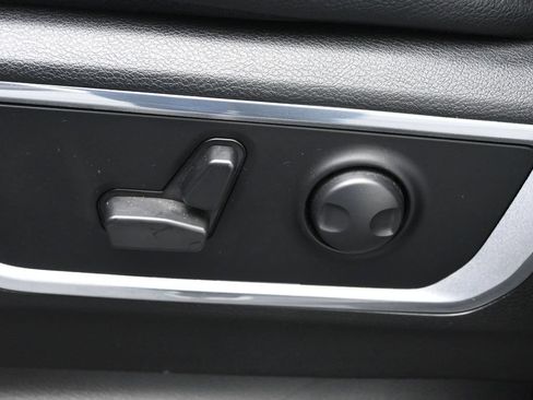 Used 2023 RAM 1500 Laramie AWD/4WD image 11