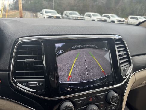 Used 2020 Jeep Grand Cherokee Limited image 17