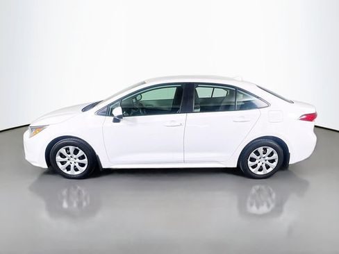 Used 2025 Toyota Corolla LE FWD image 5