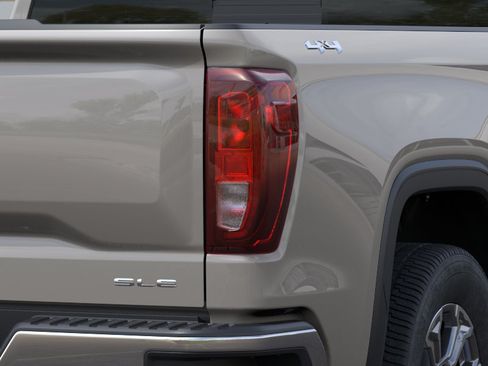 New 2026 GMC Sierra 1500 SLE w/ Preferred Package AWD/4WD image 11