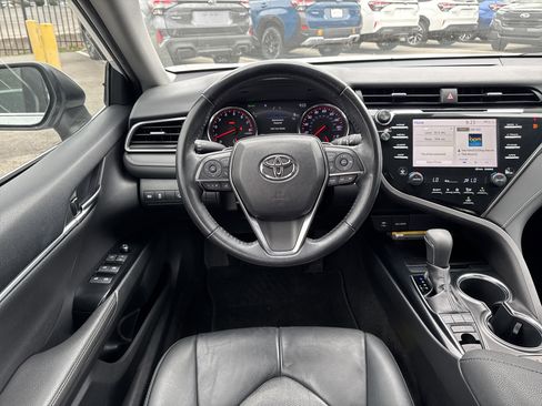 Used 2019 Toyota Camry XSE image 11